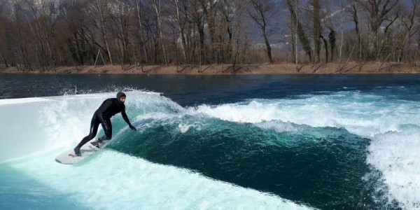 Surf : une vague artificielle de rivière voit le jour en Isère